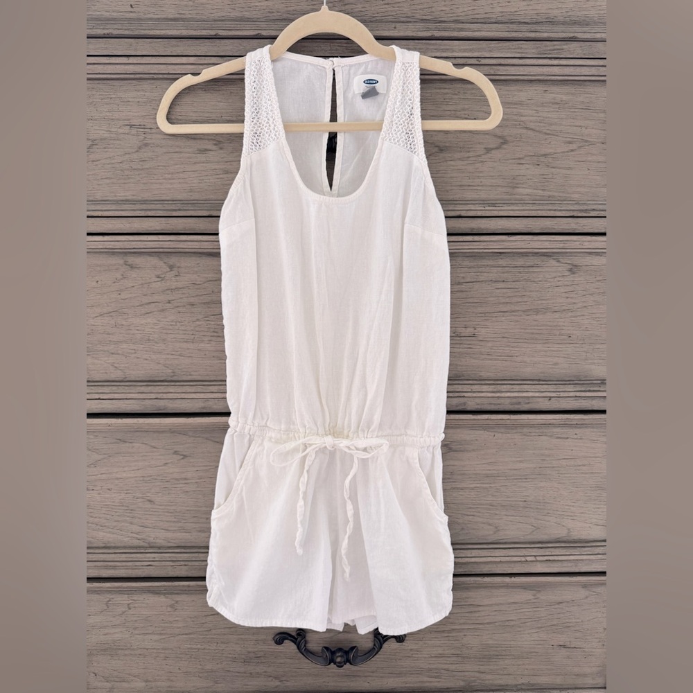 White Linen Sleeveless Romper EUC One Piece Shorts Crochet Tie Waist Old Navy S